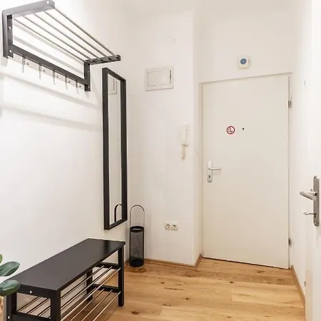 Cozy Studio Apartment Located In Vienna'S Vibrant City Center Exterior photo