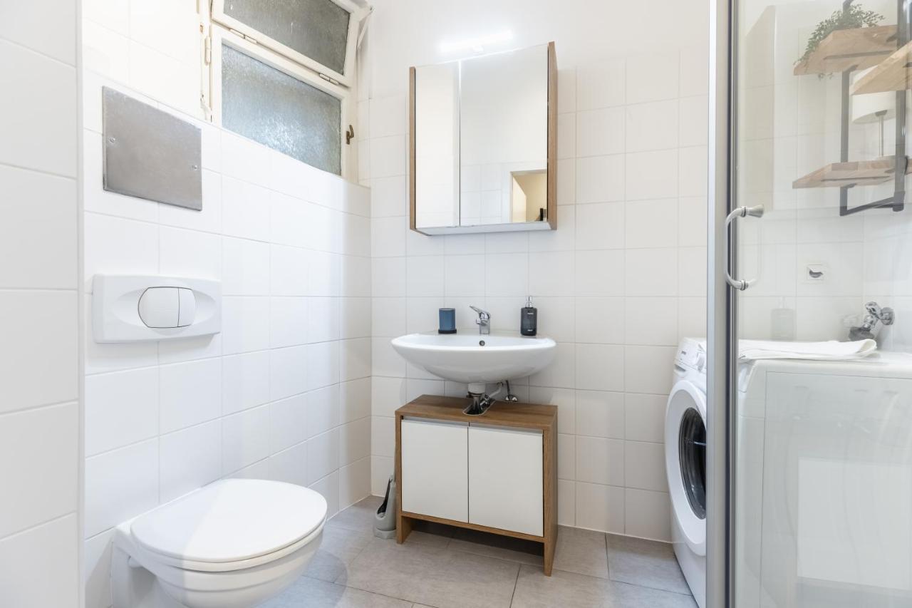 Cozy Located In Vienna's Vibrant Center Apartment *